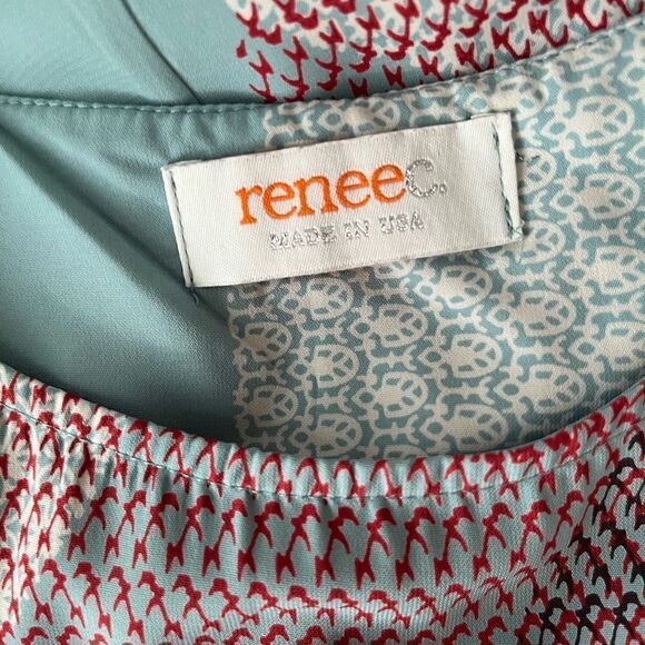 Renee C sleeveless round neckline blue abstract circle top - Picture 7 of 7